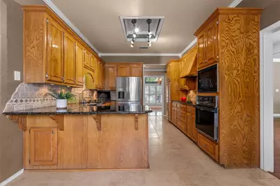 9406 Wildflower Drive, Woodway, TX 76712 - Photo 12