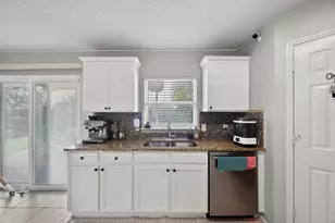 1318 Gilday Dr, Arlington, TX 76002 - Photo 10