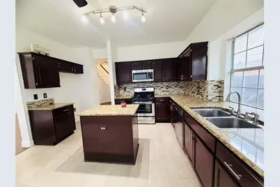 434 Moonlight Way, Irving, TX 75063 - Photo 8