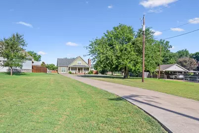 744 N Old Robinson Road, Robinson, TX 76706 - Photo 2