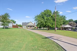 744 N Old Robinson Rd, Robinson, TX 76706 - Photo 2