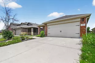 2566 Russell St, Crandall, TX 75114 - Photo 2