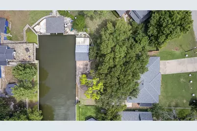 4202 Indian Creek Court, Granbury, TX 76049 - Photo 2