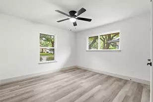 442 Hanover Ln, Irving, TX 75062 - Photo 22