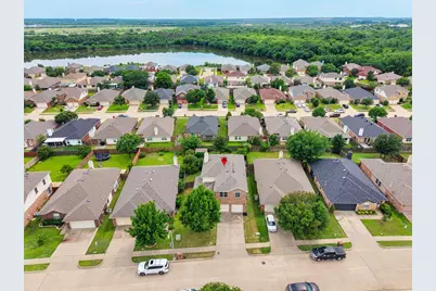 10404 Lake Brook Drive, Fort Worth, TX 76053 - Photo 32