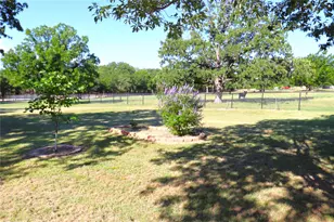 215 Younger Ranch Rd, Azle, TX 76020 - Photo 32