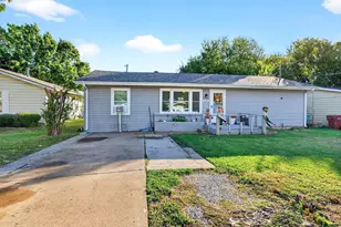 2321 N Shannon St, Sherman, TX 75092 - Photo 2
