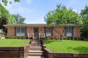 9923 Knoll Krest Dr, Dallas, TX 75238 - Photo 2