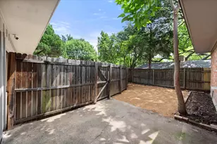 9923 Knoll Krest Dr, Dallas, TX 75238 - Photo 28