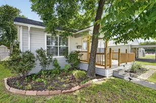 1914 Stanford St, Greenville, TX 75401 - Photo 6
