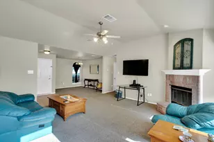131 Logan Ln, Waxahachie, TX 75165 - Photo 6