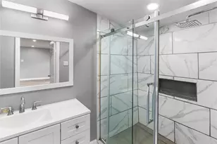 1010 E Lovers Ln, Arlington, TX 76010 - Photo 16