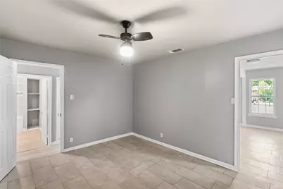 1010 E Lovers Lane, Arlington, TX 76010 - Photo 20