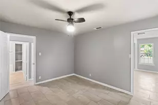 1010 E Lovers Ln, Arlington, TX 76010 - Photo 20