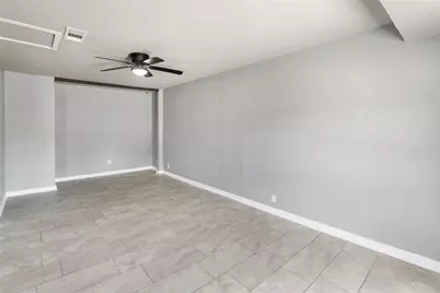 1010 E Lovers Lane, Arlington, TX 76010 - Photo 2