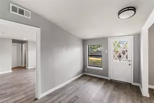 1010 E Lovers Ln, Arlington, TX 76010 - Photo 24