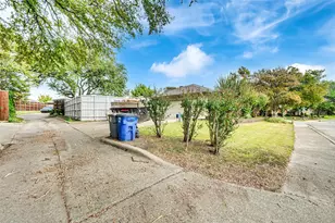 12401 Pleasant Valley Dr, Dallas, TX 75243 - Photo 38