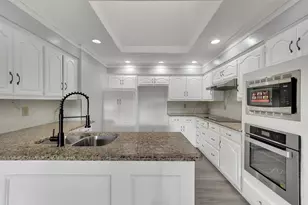 12401 Pleasant Valley Dr, Dallas, TX 75243 - Photo 18