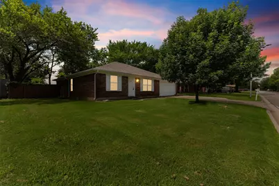 4108 Cypress Springs Drive, Arlington, TX 76001 - Photo 4