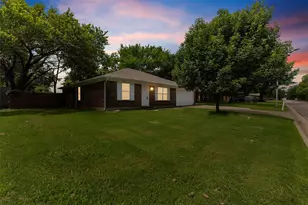 4108 Cypress Springs Dr, Arlington, TX 76001 - Photo 1