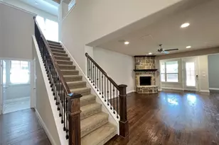 720 Raunald Dr, Lewisville, TX 75056 - Photo 4