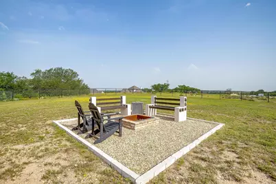 340 Sanger Drive, Springtown, TX 76082 - Photo 38
