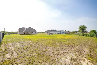 340 Sanger Drive, Springtown, TX 76082 - Photo 36