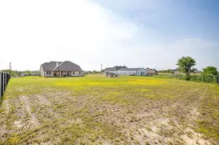 340 Sanger Dr, Springtown, TX 76082 - Photo 36