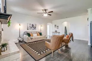 340 Sanger Dr, Springtown, TX 76082 - Photo 12