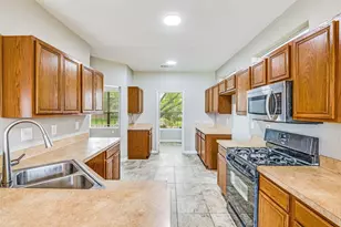 870 Raintree Ln, DeSoto, TX 75115 - Photo 8