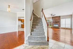 870 Raintree Ln, DeSoto, TX 75115 - Photo 2
