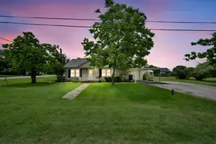508 E Henderson St, Itasca, TX 76055 - Photo 1