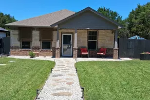 1136 Ridgeview Cir, Granbury, TX 76048 - Photo 2
