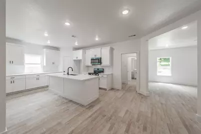 4522 Kolloch Drive, Dallas, TX 75216 - Photo 14