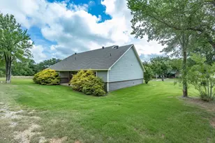 1018 Westwood Dr, Graham, TX 76450 - Photo 28