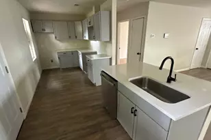 3155 E Ledbetter Dr, Dallas, TX 75216 - Photo 8