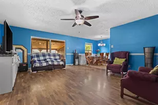 13212 Kings Mountain Dr, Balch Springs, TX 75180 - Photo 2