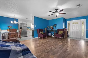 13212 Kings Mountain Dr, Balch Springs, TX 75180 - Photo 4