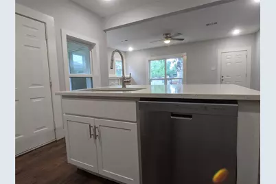 1333 S Fitzhugh Avenue, Dallas, TX 75223 - Photo 6