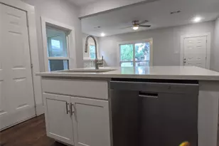 1333 S Fitzhugh Ave, Dallas, TX 75223 - Photo 6