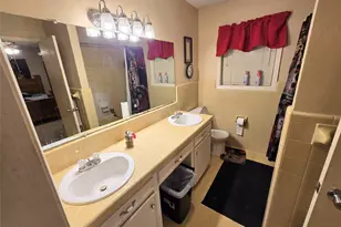 910 Twilight Ln, Center, TX 75935 - Photo 16