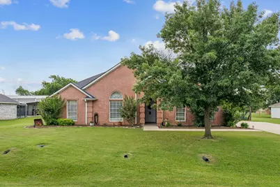 104 N Frederick Street, Ponder, TX 76259 - Photo 2