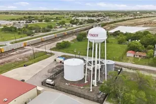 104 N Frederick St, Ponder, TX 76259 - Photo 30