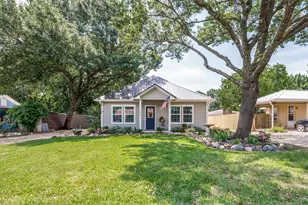 105 W Adkins St, Seagoville, TX 75159 - Photo 1