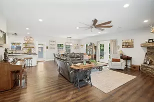 105 W Adkins St, Seagoville, TX 75159 - Photo 4