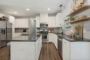 105 W Adkins St, Seagoville, TX 75159 - Photo 10