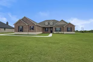 208 Slimp Blf, Azle, TX 76020 - Photo 2