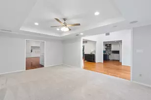 9604 Robin Meadow Dr, Dallas, TX 75243 - Photo 12