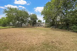 1306 W 11th St, McGregor, TX 76657 - Photo 32