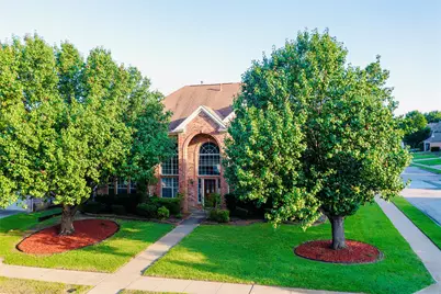 2421 Bowie Lane, Grapevine, TX 76051 - Photo 2